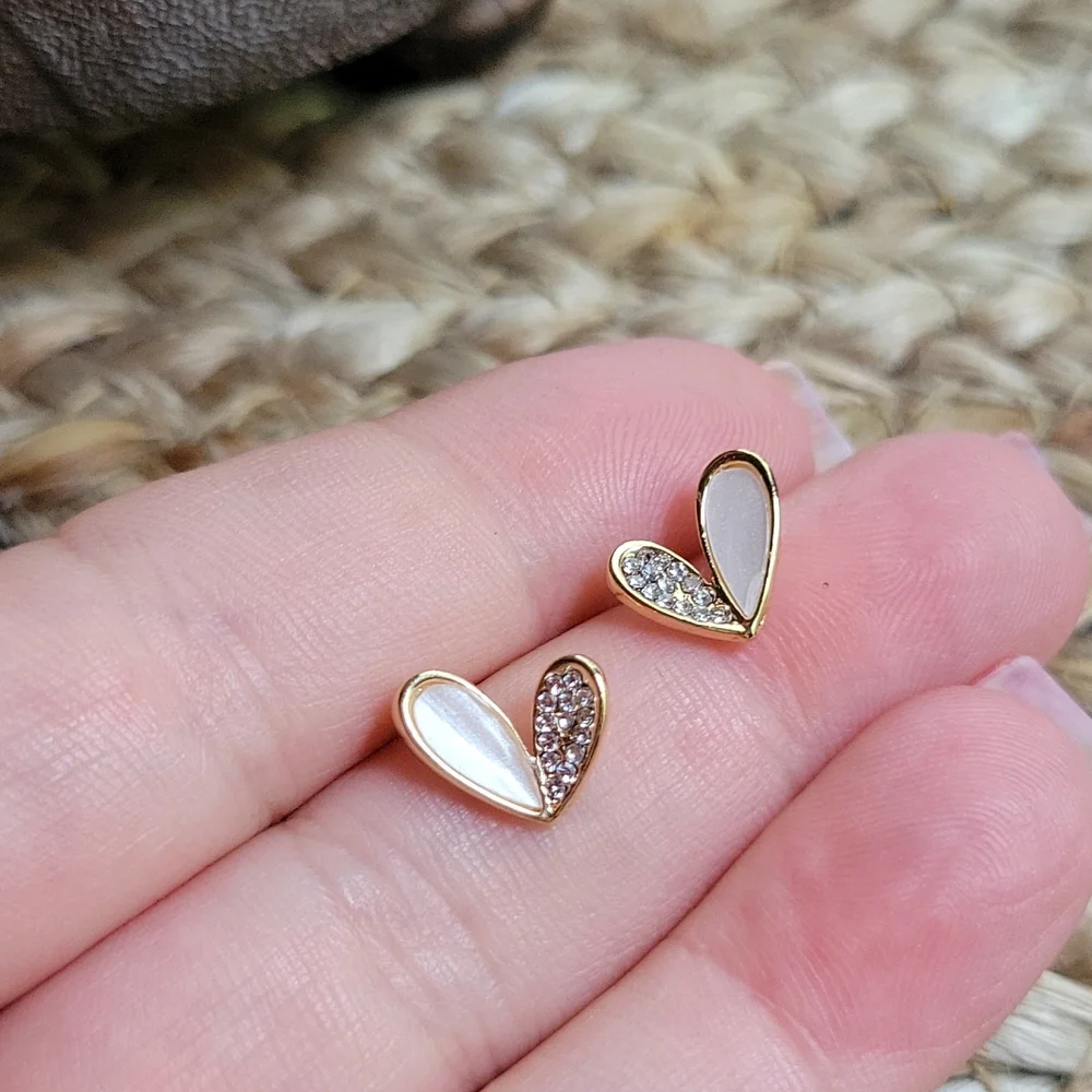 Mother of Pearl Sparkle Sided Abstract Heart Goldplated Post Earrings - Picture 4 of 5